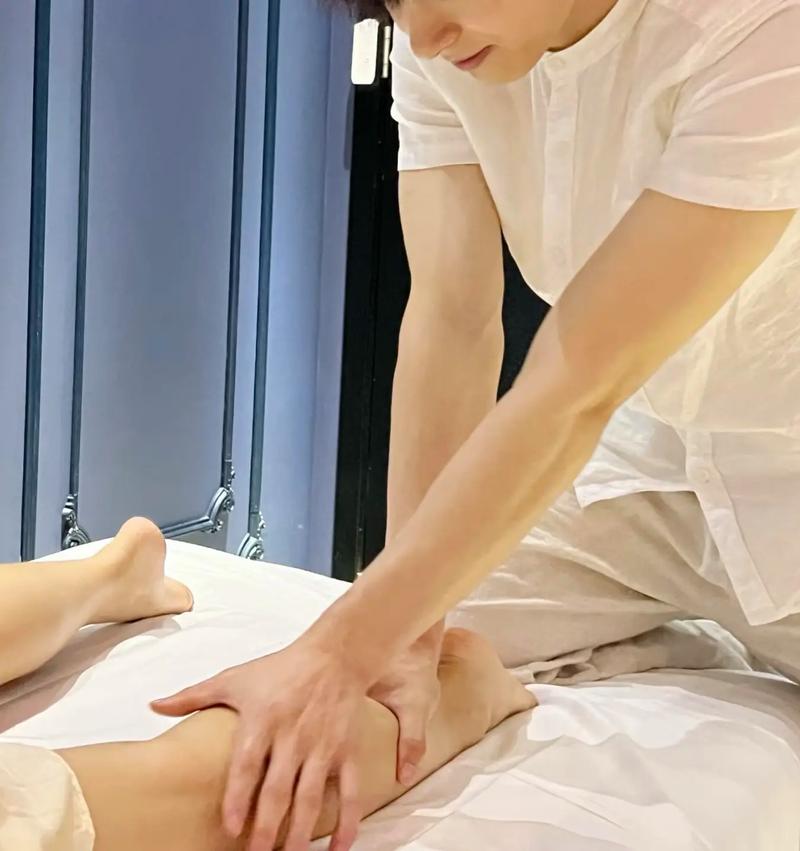 偷拍按摩男技师伦理影片免费看看的相关介绍