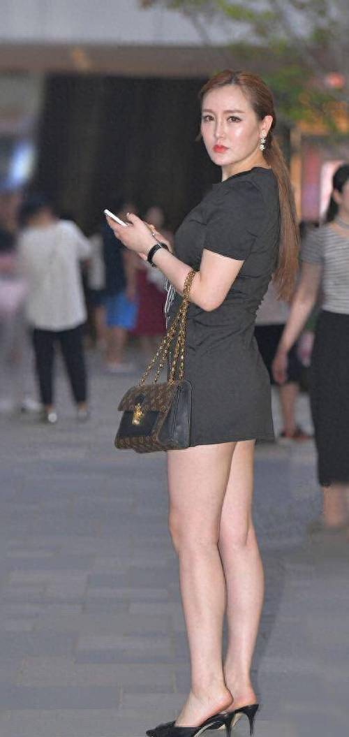 教师啪啪啪的相关介绍