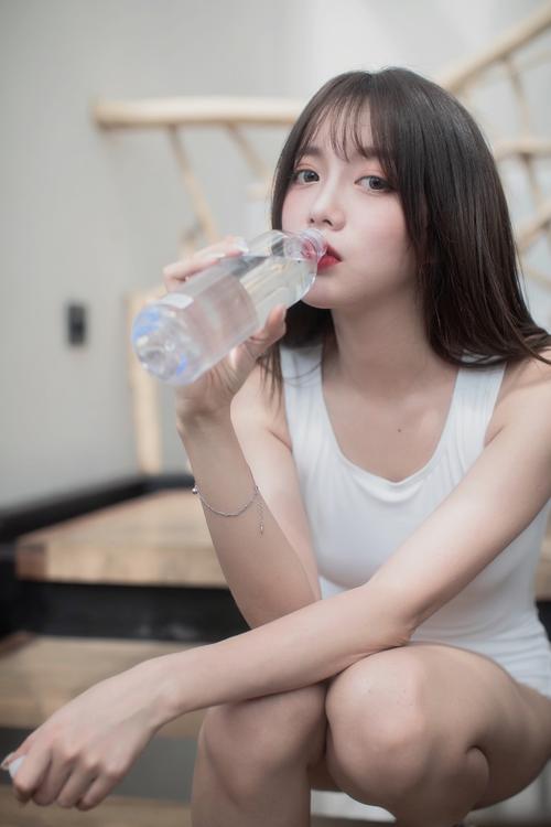 mm131美女大尺度私房照尤果的相关介绍