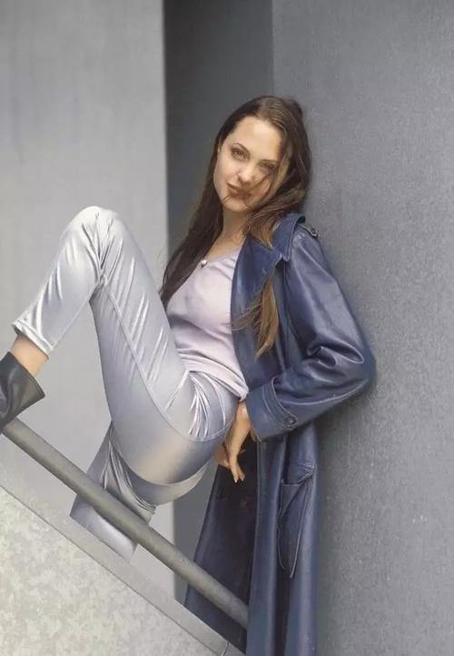 欧美熟妇xees的相关介绍