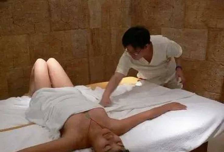 巨乳高潮的相关介绍